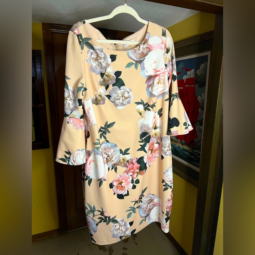 Calvin Klein Cream Beige Floral Dress Lined with Bell Sleeves
